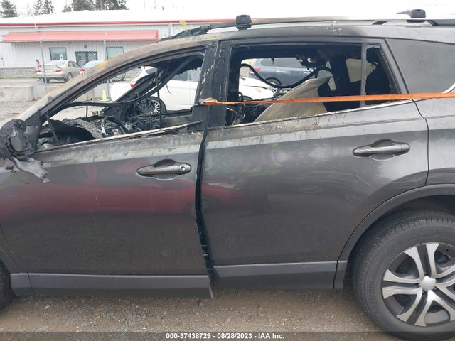 Toyota RAV4 LE 2018 JTMBFREV9JJ199920 Image 13