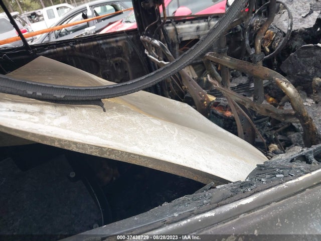 Toyota RAV4 LE 2018 JTMBFREV9JJ199920 Image 8