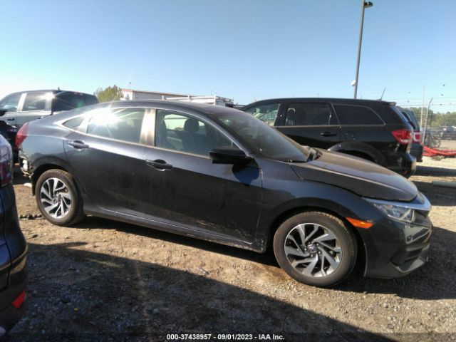 19XFC2F75JE031674 Honda Civic Sedan Ex