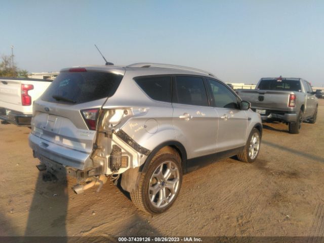 1FMCU0J96HUA22616 Ford Escape Titanium