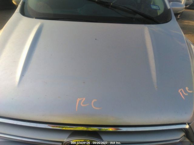 1FMCU0J96HUA22616 Ford Escape Titanium