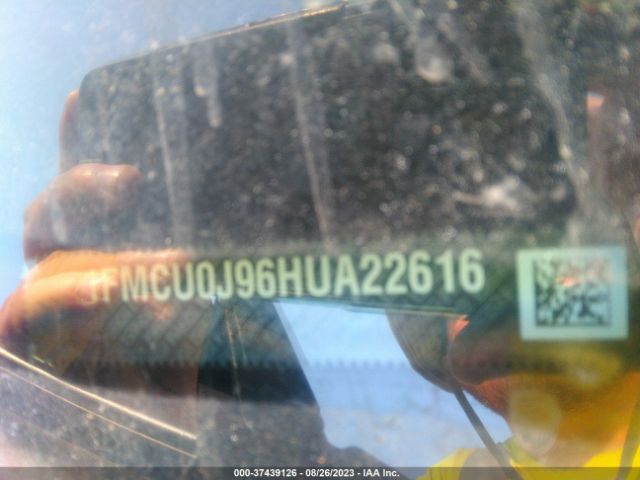 1FMCU0J96HUA22616 Ford Escape Titanium