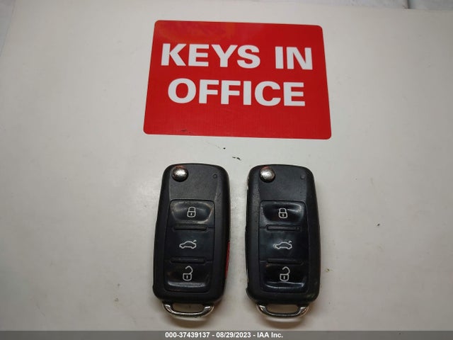 3VWD17AJ8EM353831 Volkswagen Jetta Sedan Se W/connectivity