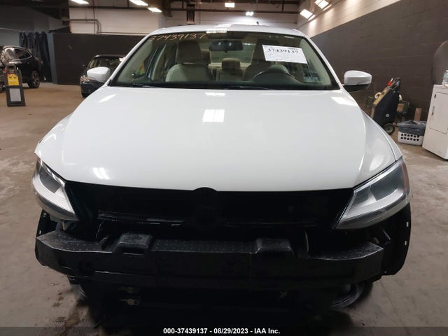 3VWD17AJ8EM353831 Volkswagen Jetta Sedan Se W/connectivity