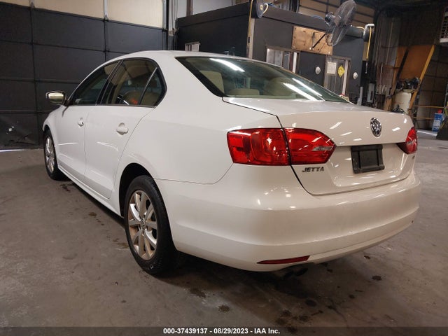 3VWD17AJ8EM353831 Volkswagen Jetta Sedan Se W/connectivity