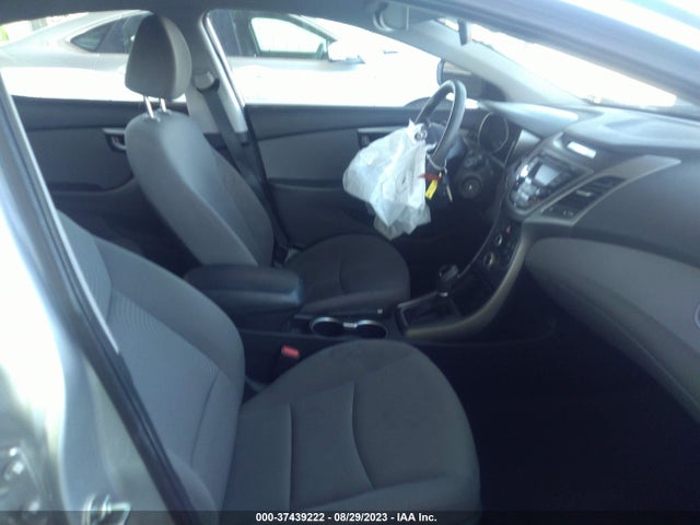 2016 HYUNDAI ELANTRA SE VIN: 5NPDH4AE2GH717945