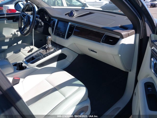 2016 PORSCHE MACAN WP1AB2A50GLB54607 Photo 4