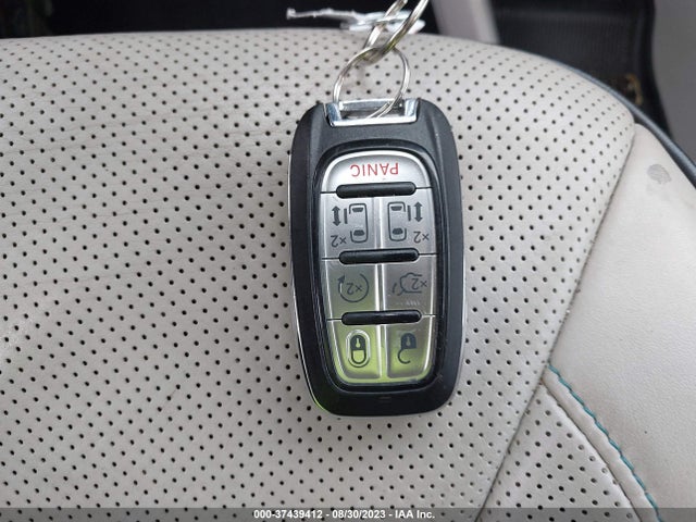 Chrysler Pacifica Hybrid Platinum 2017 2C4RC1N72HR679703 Image 11