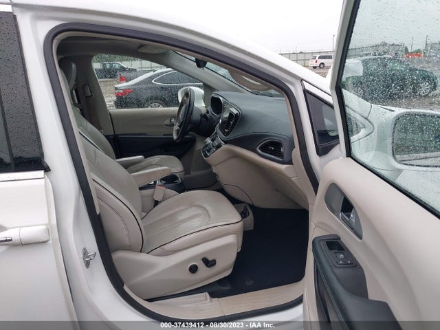 Chrysler Pacifica Hybrid Platinum 2017 2C4RC1N72HR679703 Image 5