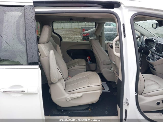 Chrysler Pacifica Hybrid Platinum 2017 2C4RC1N72HR679703 Image 8