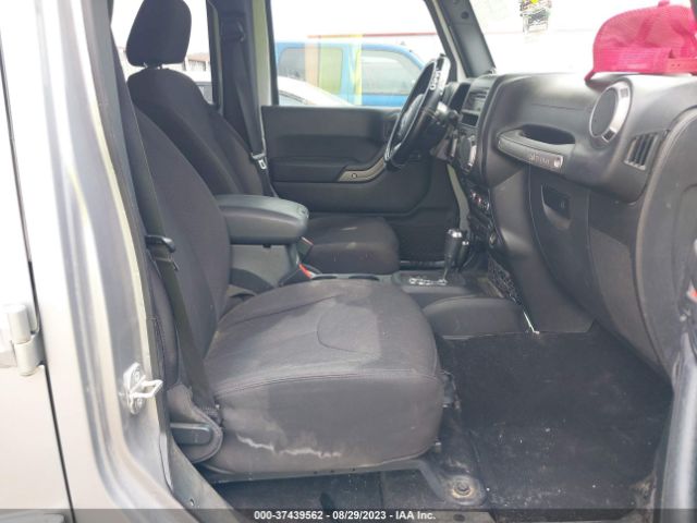 1C4BJWDG8EL170984 Jeep Wrangler Unlimited Sport
