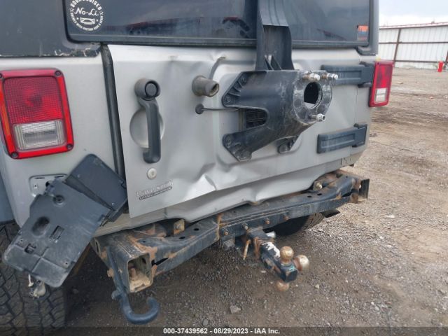 1C4BJWDG8EL170984 Jeep Wrangler Unlimited Sport