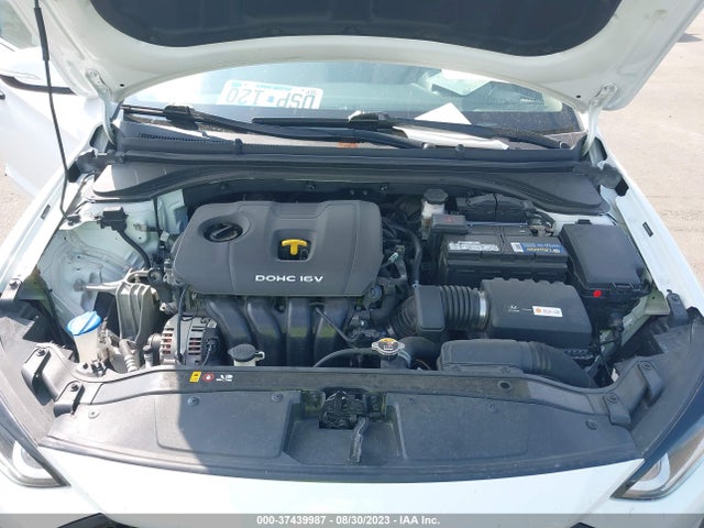 Hyundai Elantra Limited 2017 5NPD84LF1HH103671 Image 10