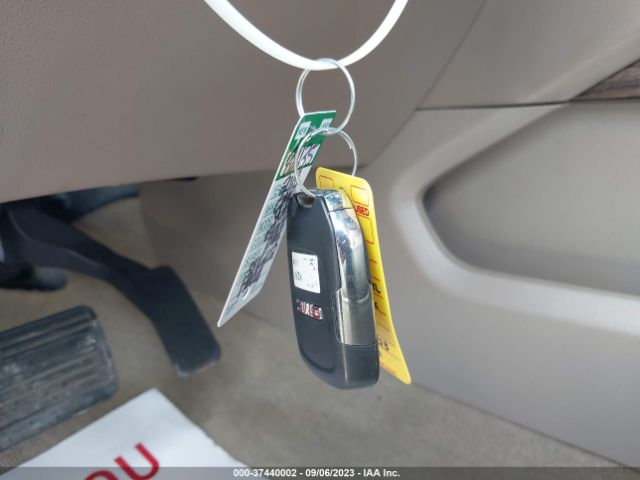1GKS1GKC3JR381642 GMC Yukon Xl Slt