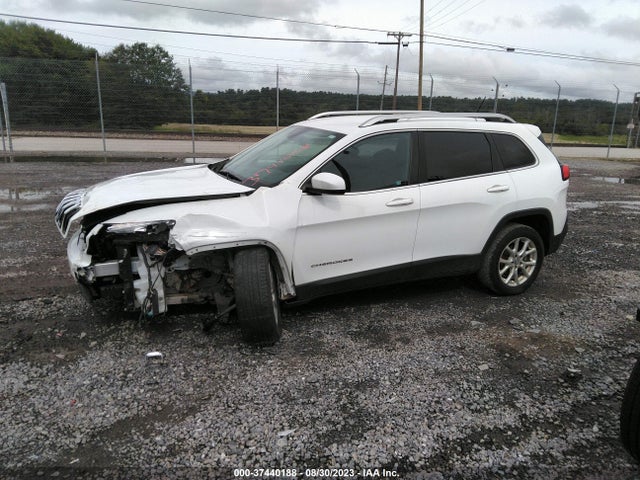 1C4PJLCB8FW638027 Jeep Cherokee Latitude