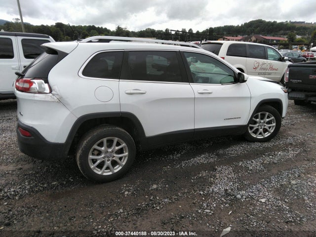 1C4PJLCB8FW638027 Jeep Cherokee Latitude