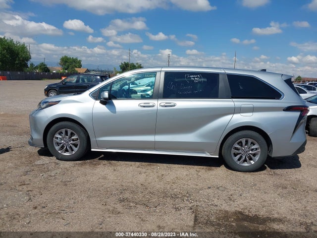 Toyota SIENNA LE 2023 5TDKRKEC2PS158652 Image 6