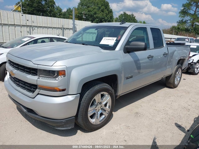 Chevrolet Silverado 1500 Silverado Custom 2018 1GCRCPEC1JZ232081 Image 2