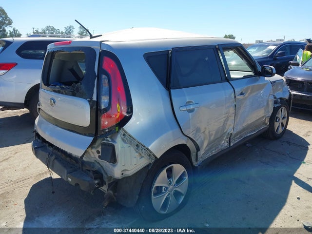 KIA Soul Base 2015 KNDJN2A26F7805292 Image 4