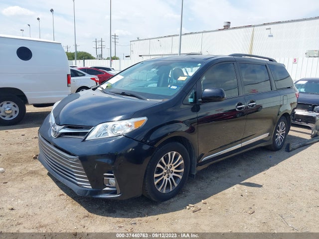 Toyota Sienna Xle Auto Access 2019 5TDYZ3DC8KS970113 Image 2