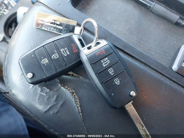 KNAGT4L38J5237159 KIA Optima Lx