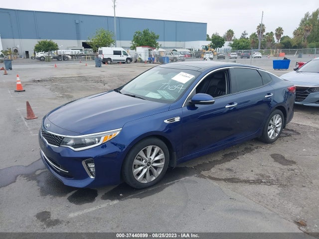 KIA Optima S 2018 5XXGT4L33JG202527 Image 2