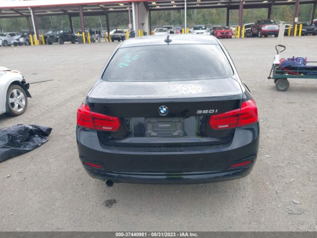 WBA8E1G50HNU14337 BMW 3 Series 320i