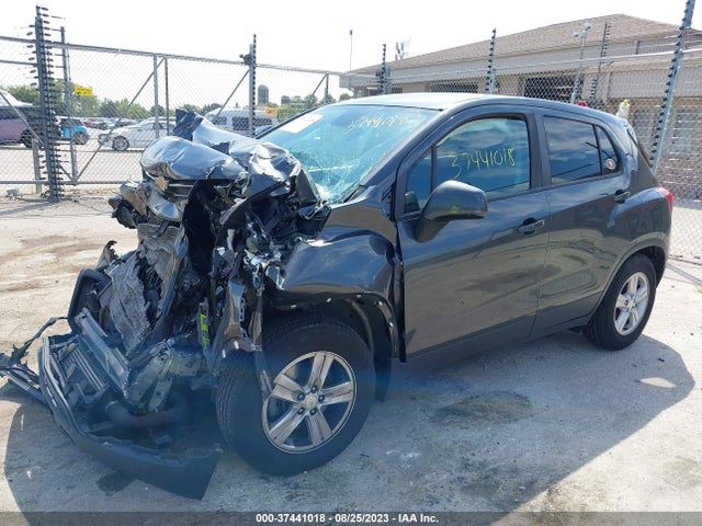 Chevrolet TRAX LS 2020 3GNCJKSB9LL137084 Image 2