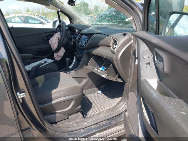 Chevrolet TRAX LS 2020 3GNCJKSB9LL137084 Image 5