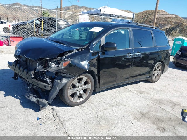 Toyota SIENNA SE 2014 5TDXK3DC9ES479568 Image 2