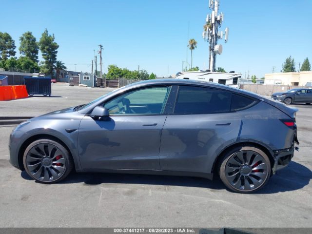 7SAYGDEF9PF700665 Tesla Model Y Performance