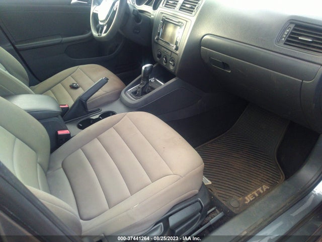 3VW2K7AJXFM288499 Volkswagen Jetta 2.0l S
