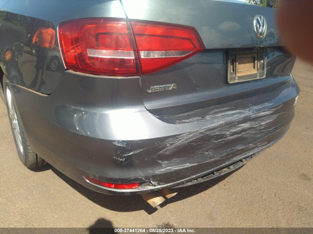3VW2K7AJXFM288499 Volkswagen Jetta 2.0l S