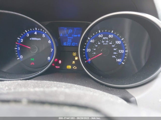2011 HYUNDAI TUCSON GL VIN: KM8JT3AB1BU211468