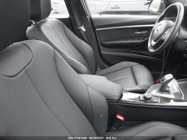 WBA8D9C5XJA615361 BMW 3 Series 330i Xdrive