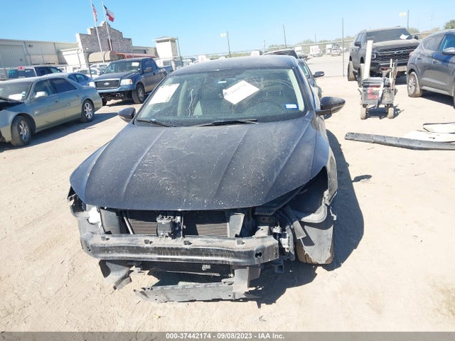 1VWDT7A31HC064596 Volkswagen Passat R-line W/comfort Pkg
