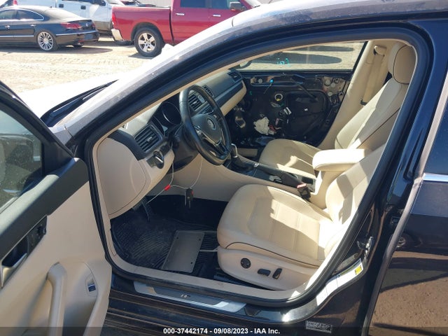 1VWDT7A31HC064596 Volkswagen Passat R-line W/comfort Pkg