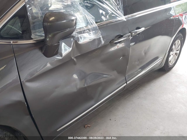 2C4RC1BG5JR287910 Chrysler Pacifica Touring L