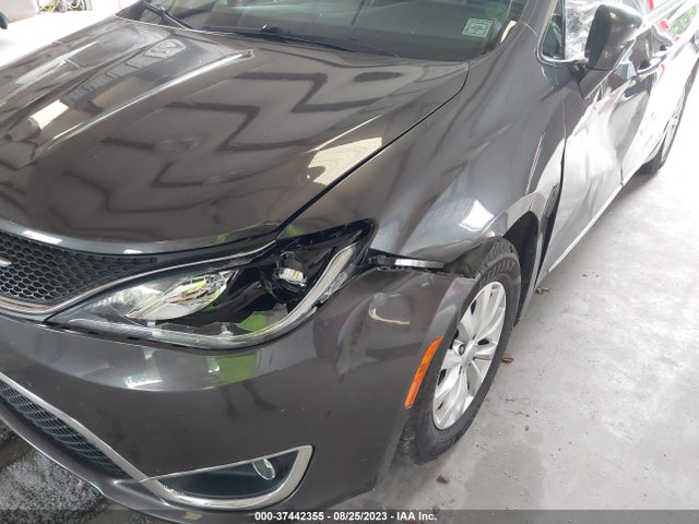 2C4RC1BG5JR287910 Chrysler Pacifica Touring L