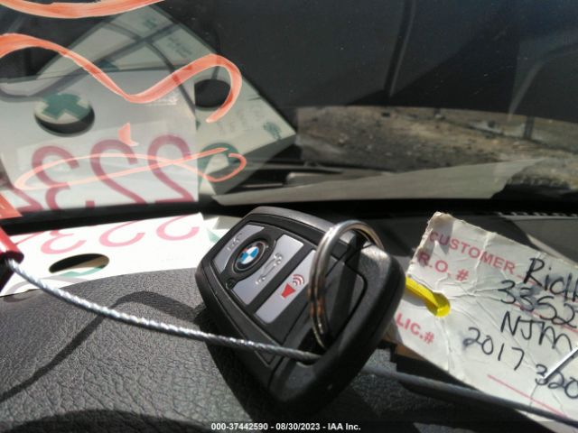 WBA8E5G31HNU45229 BMW 3 Series 320i Xdrive