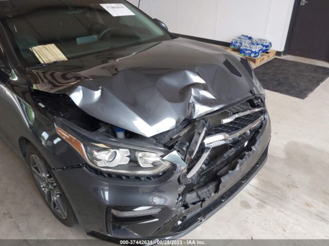 3KPF54AD1ME293702 KIA FORTE EX