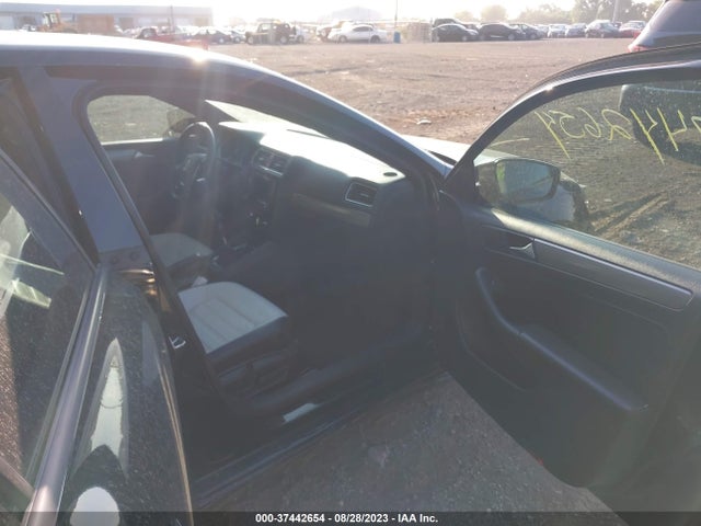 3VWB17AJ8GM244988 Volkswagen Jetta Sedan 1.8t Sport