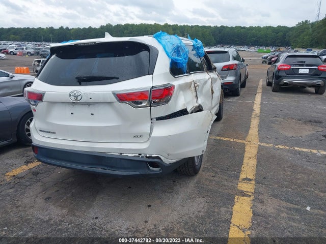 Toyota Highlander Xle V6 2014 5TDKKRFH4ES033219 Image 4