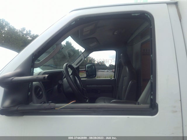 2021 Ford E-Series, VIN: 1FDWE3FN5MDC03749