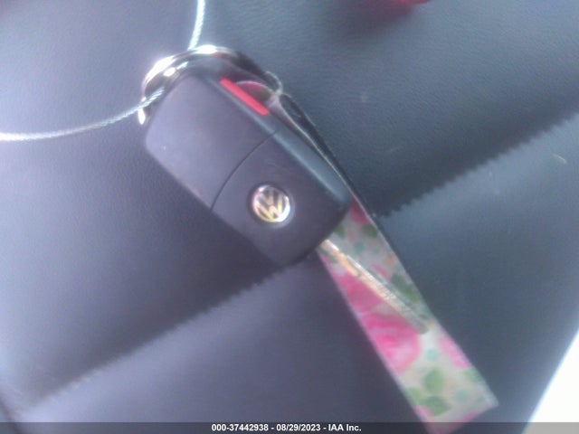 3VWJ07AT0EM661728 Volkswagen Beetle Coupe 1.8t