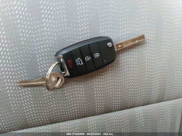 KNDPMCAC2H7120091 KIA Sportage Lx
