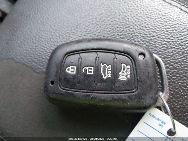 KM8J33A28GU099498 Hyundai Tucson Sport