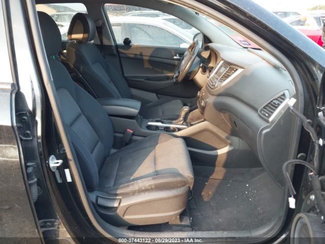 KM8J33A28GU099498 Hyundai Tucson Sport