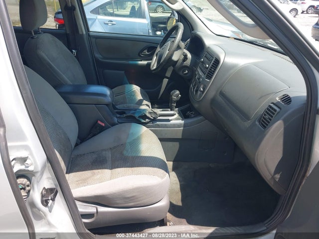 2005 FORD ESCAPE XLT VIN: 1FMYU03155DA12393