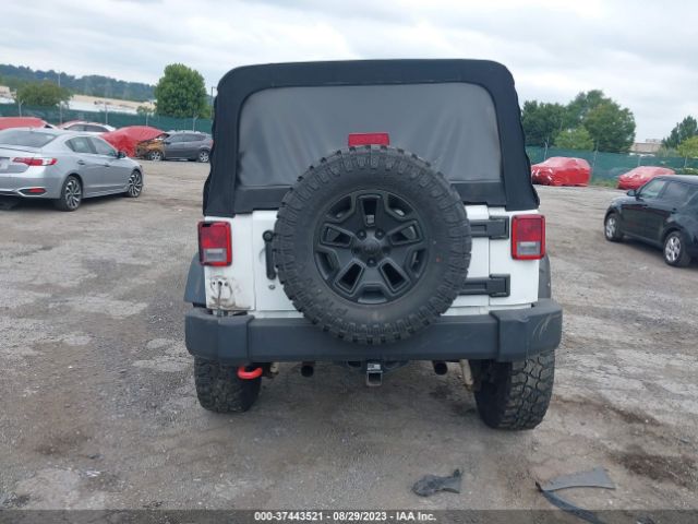 1C4BJWDG4EL207044 Jeep Wrangler Unlimited Sport